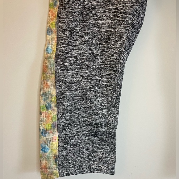 Lularoe Jade Athletic Capris - Picture 3 of 11